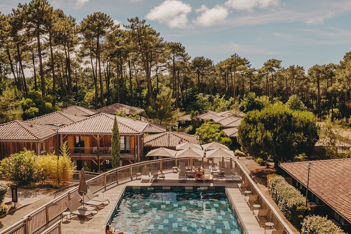 Pools & Facilities
