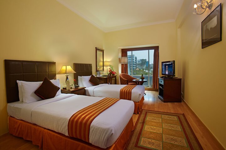 Room 4 of 52