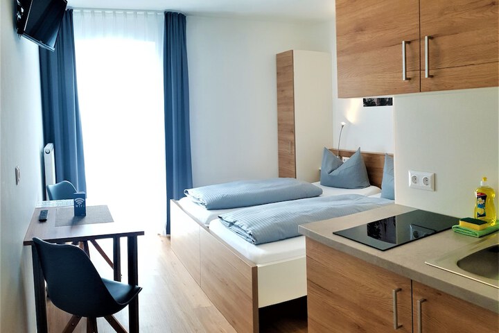 Room 5 of 18