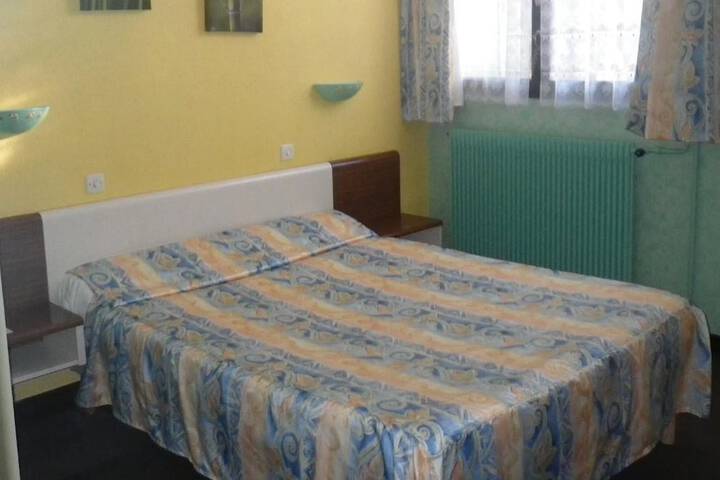 Room 2 of 12