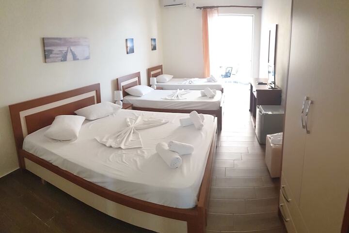 Room 10 of 21