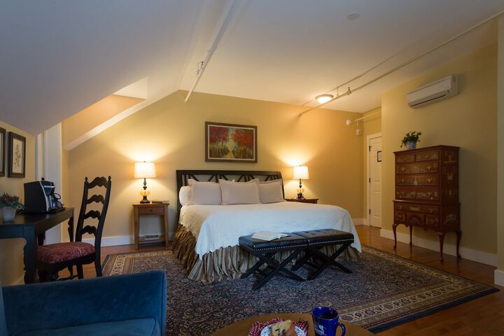 Room 12 of 48