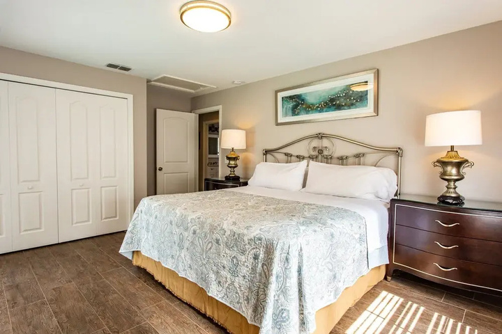 Room 4 of 21