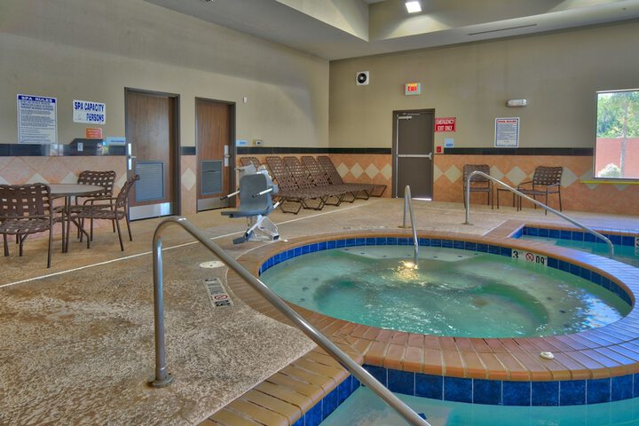Indoor spa tub