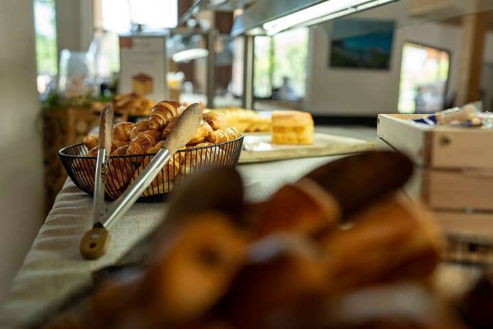 Breakfast/Coffee Service 25 of 38