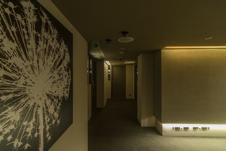 Ballroom/Hall 81 of 91