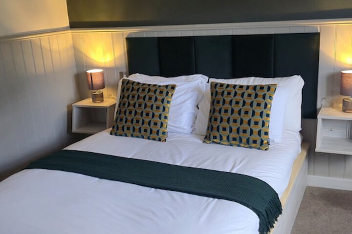 Room 5 of 42