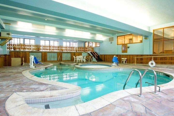 Hotel with Pool