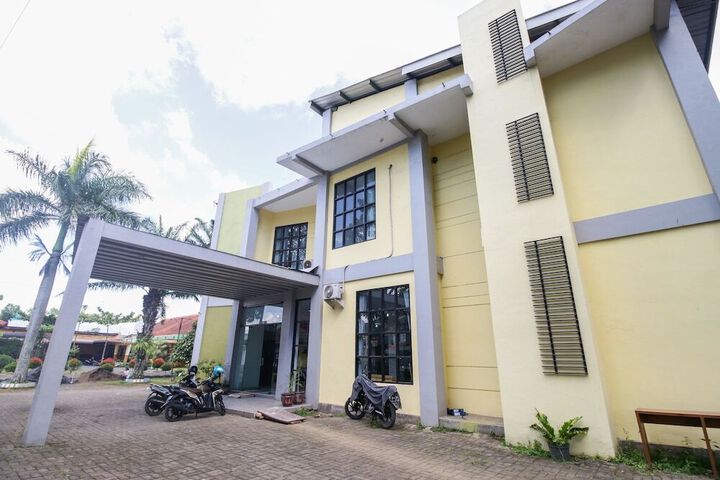AIRY SINGOSARI RAYA MONDOROKO 1 MALANG
