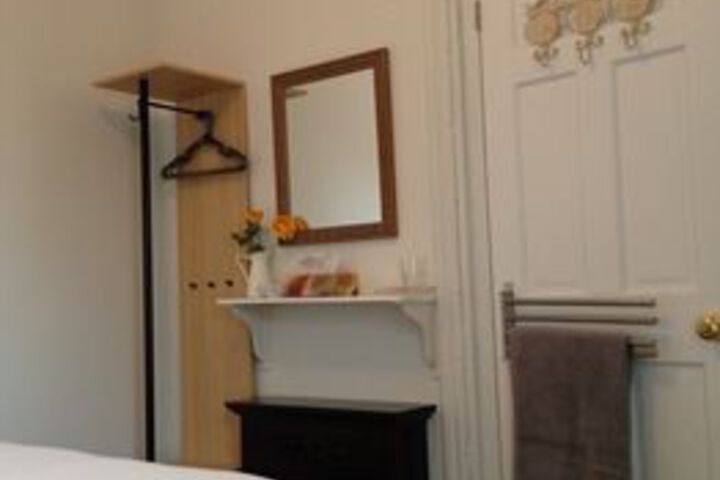 Room 8 of 14