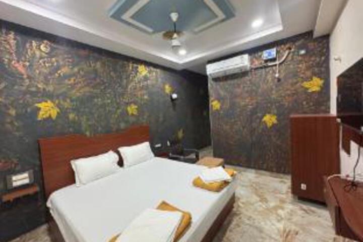Room 10 of 53