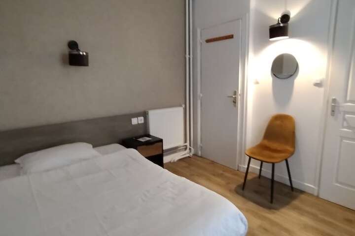 Room 12 of 42