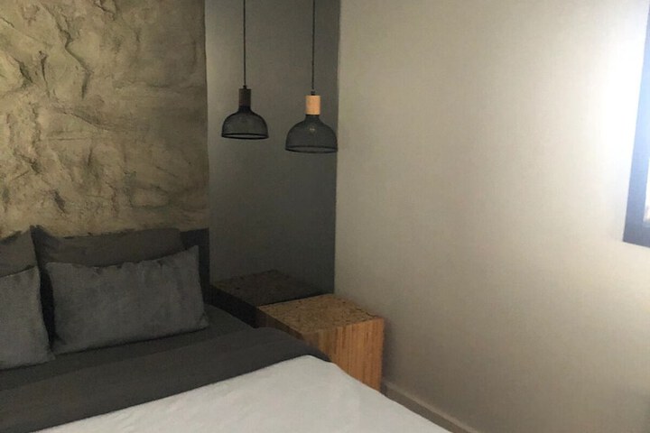 Room 16 of 105