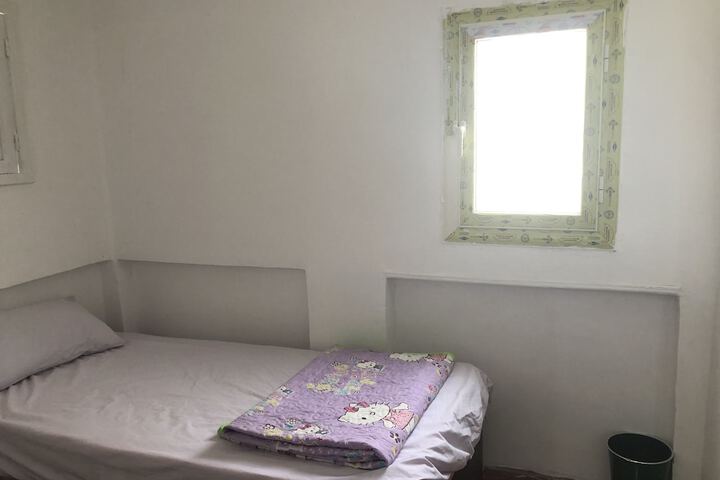 Room 18 of 29