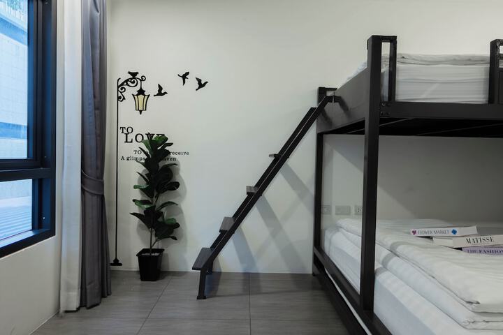 Room 16 of 39