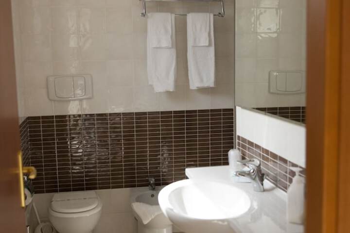 Room 20 of 39
