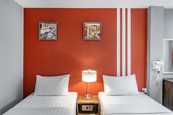 Room 9 of 70