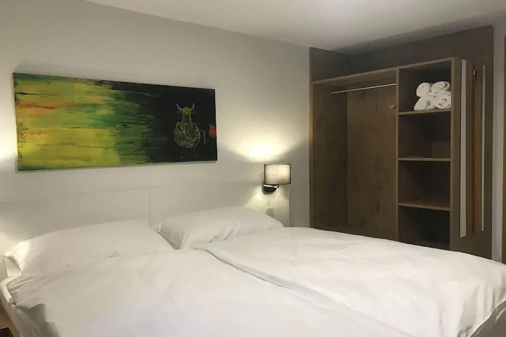 Room 3 of 17