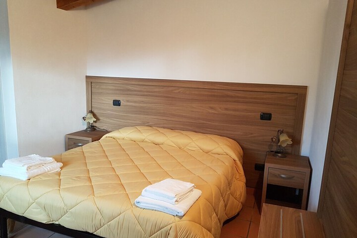 Room 6 of 27
