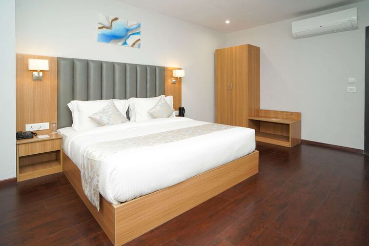 Room 8 of 36