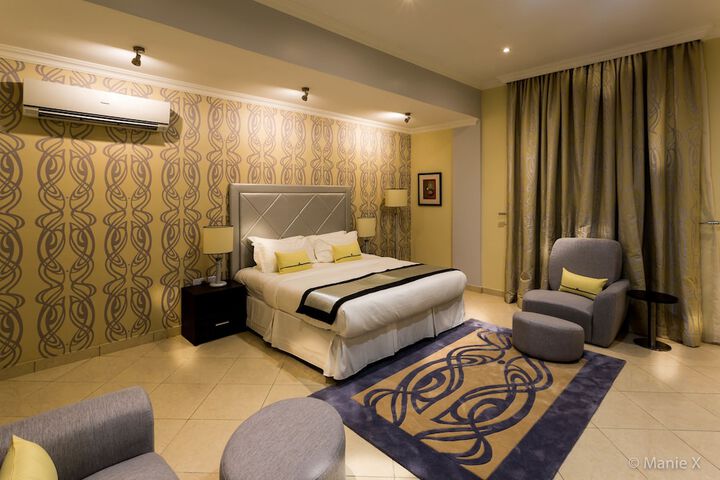 Room 9 of 39