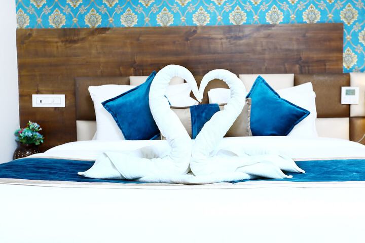 Room 33 of 53