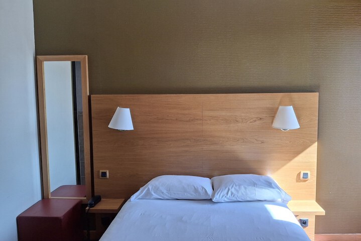 Room 12 of 81