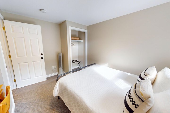 Room 18 of 80