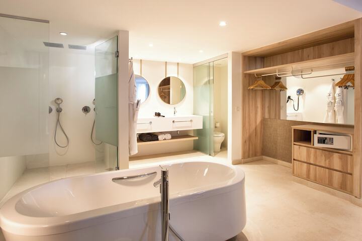 Bath Photo