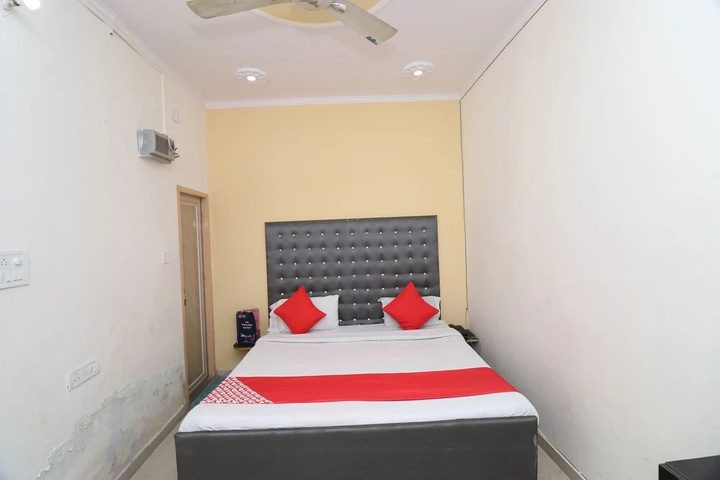 Room 16 of 17