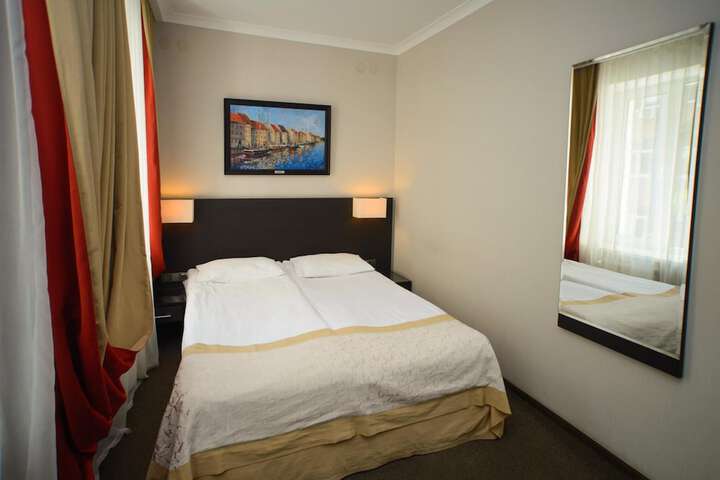 Room 18 of 63