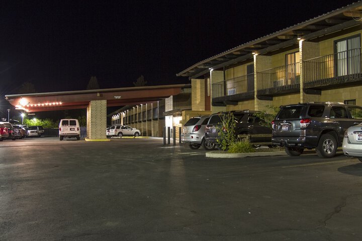 Property Grounds 24 of 28