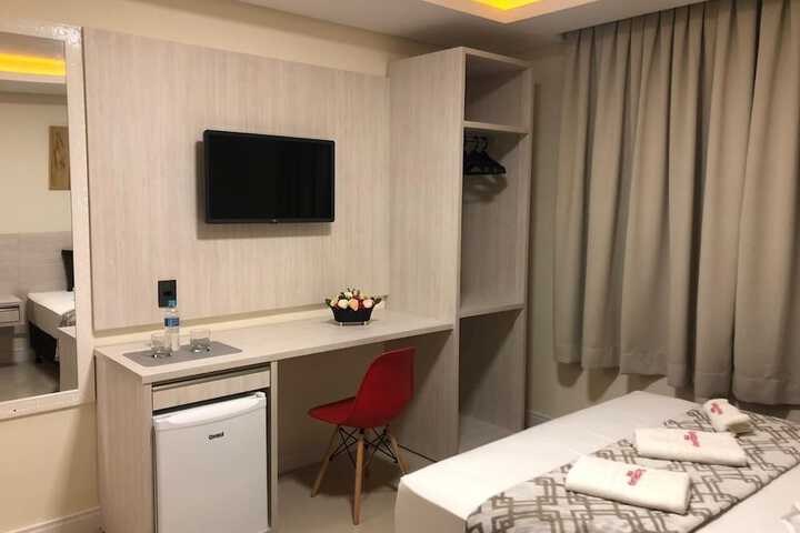 Room 13 of 39