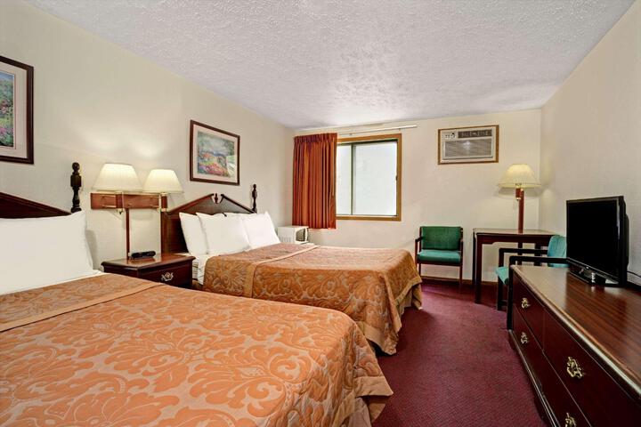 2 Double Beds (1 of 7)