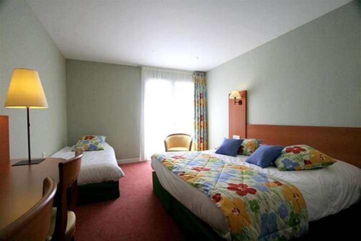 Room 7 of 44