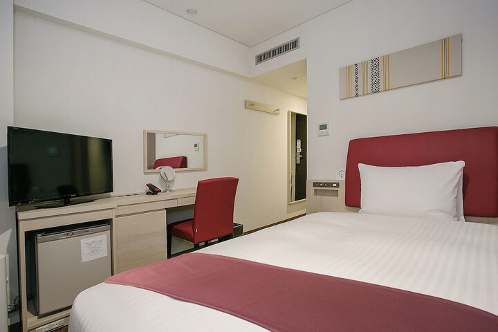 Room 30 of 64