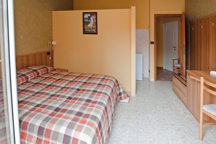 Room 17 of 31
