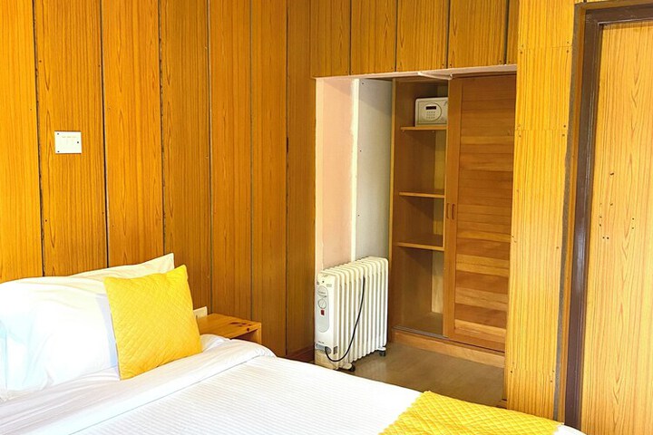 Room 64 of 84