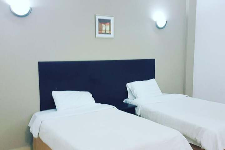 Room 7 of 38