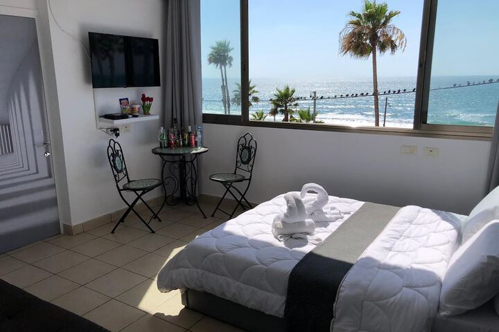 Room 27 of 140