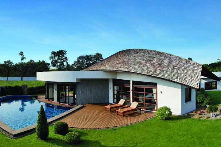 Pool Hotel