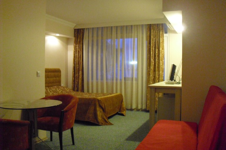 Room 5 of 46