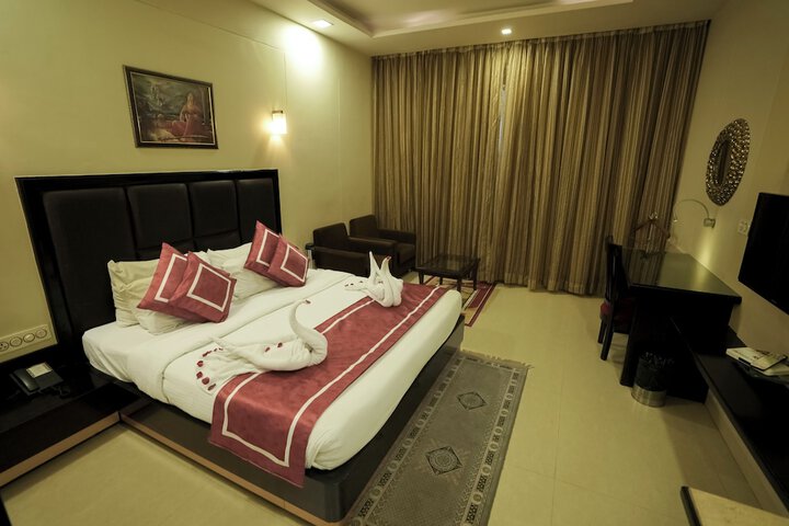 Room 50 of 84
