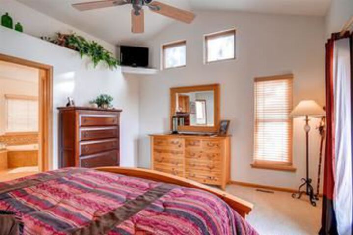 Room 8 of 28