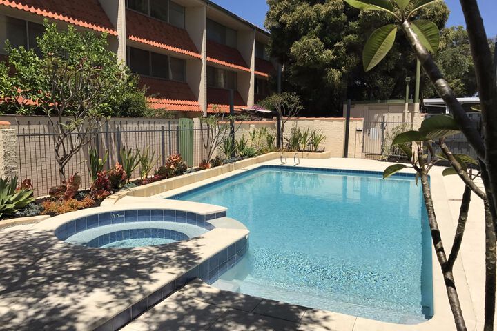 Pool 7 of 8