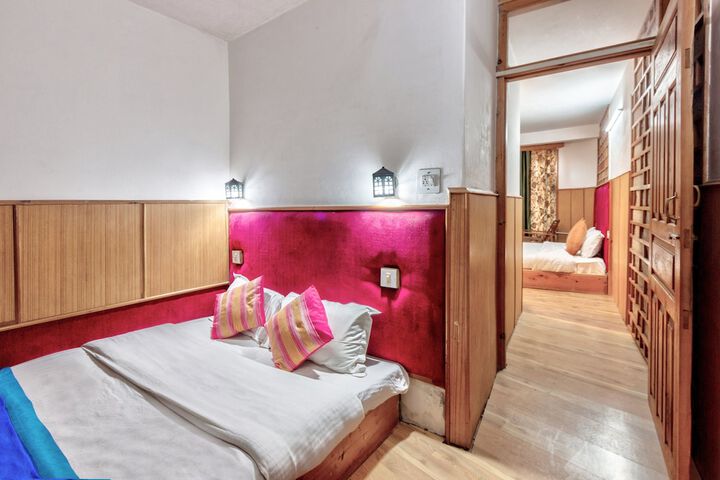 Room 6 of 20
