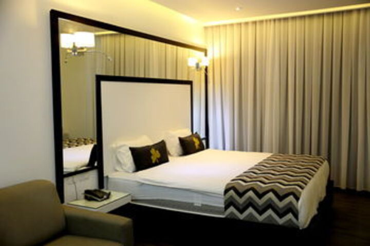 Room 25 of 46