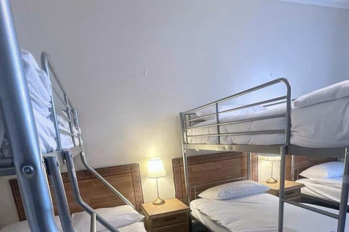 Room 2 of 18