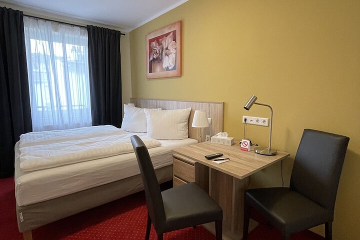 Room 35 of 99