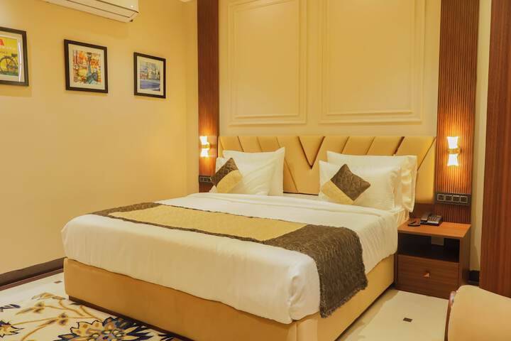 Room 30 of 65